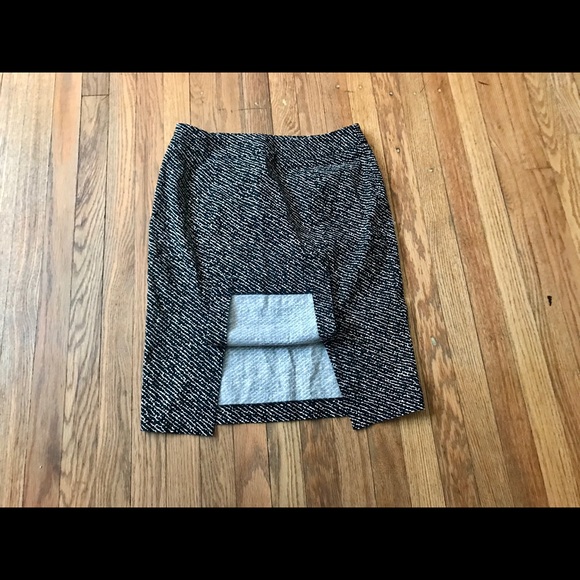 New York and Company Stretch Pencil Skirt - Picture 3 of 7